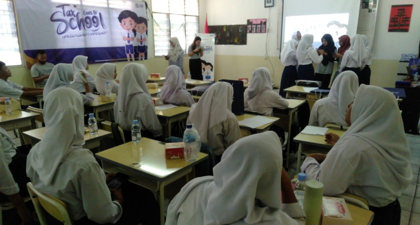 KEGIATAN TAX GOES TO SCHOOL